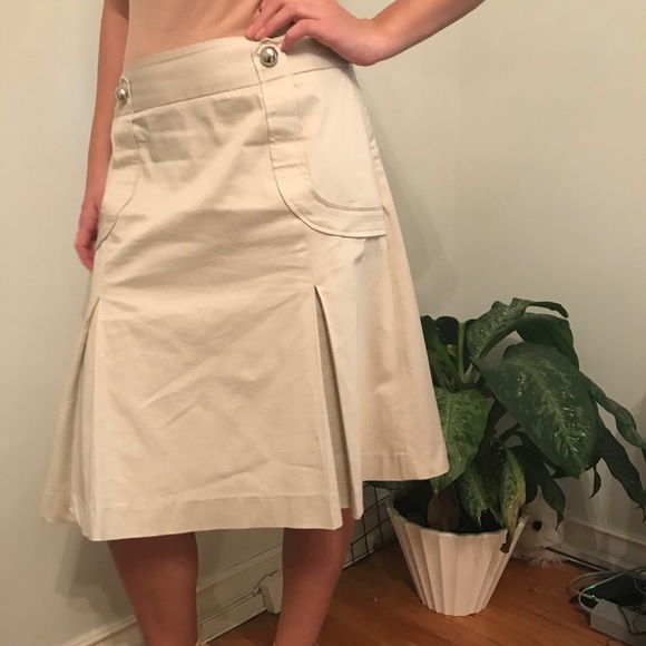 Chic A-Line Skirt - Picture 3 of 4